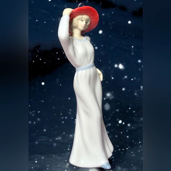 Vintage Red Hat Lady Christmas ornament Cobble Creek porcelain - Picture 3 of 7